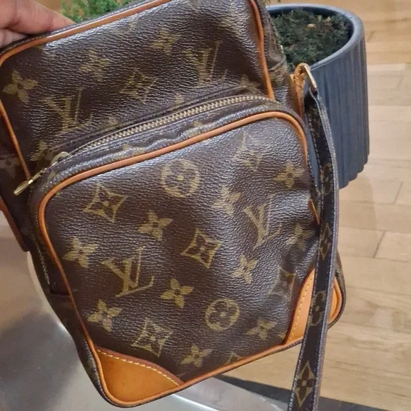 Louis Vuitton Amazone - Picture 13 of 15